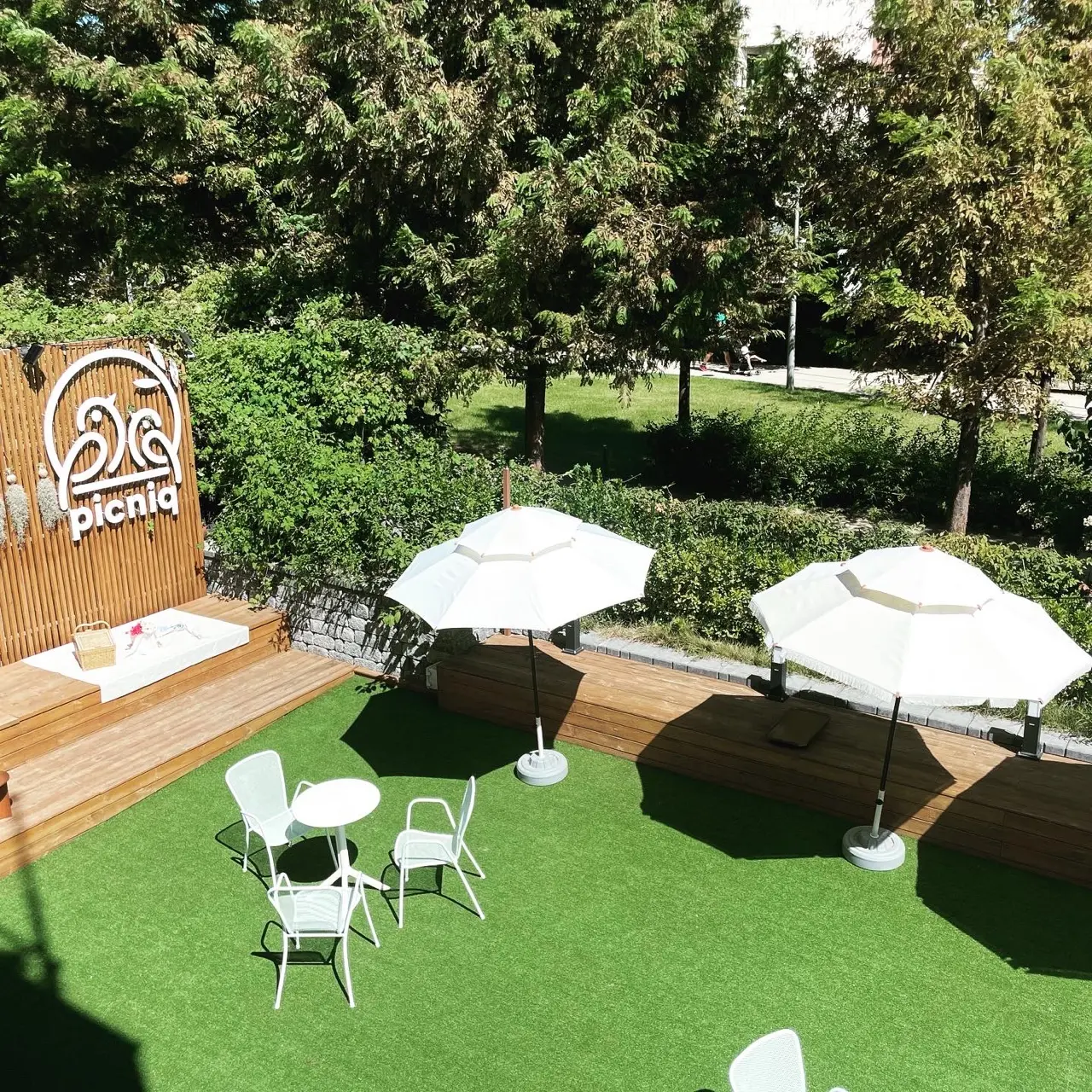120평 잔디마당과 루프탑을 갖춘 홍대 복합 문화공간 3