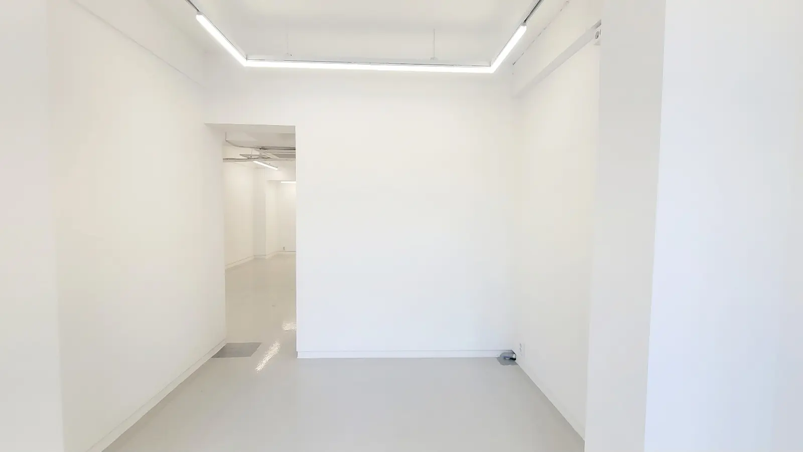 합정역 인근 30평대 통창 갤러리형 팝업 4
