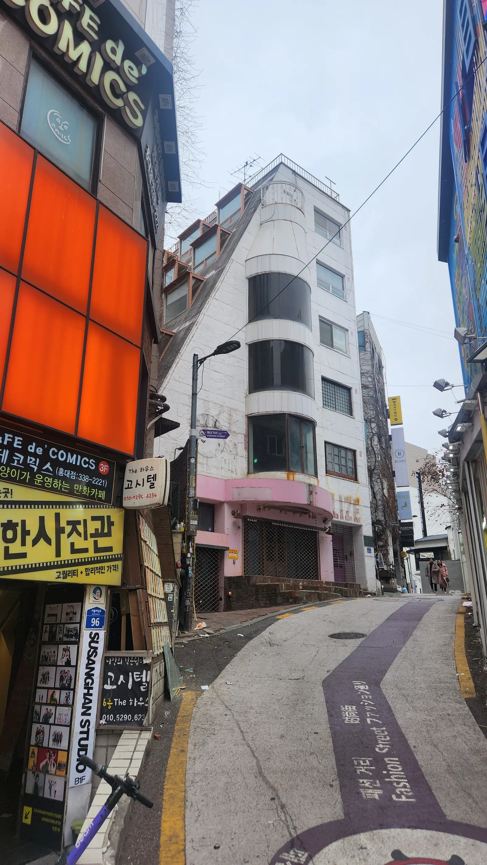 홍대 지하1~3층, 지하1층 복층공간