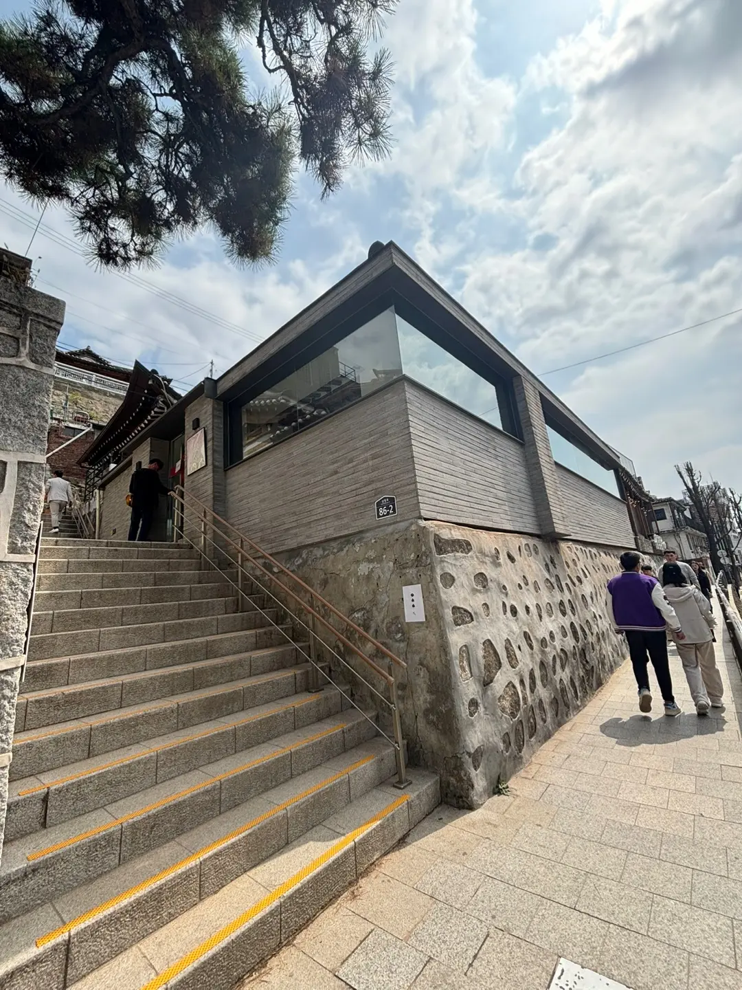 삼청동 한옥 분위기 있는 와인바 공간