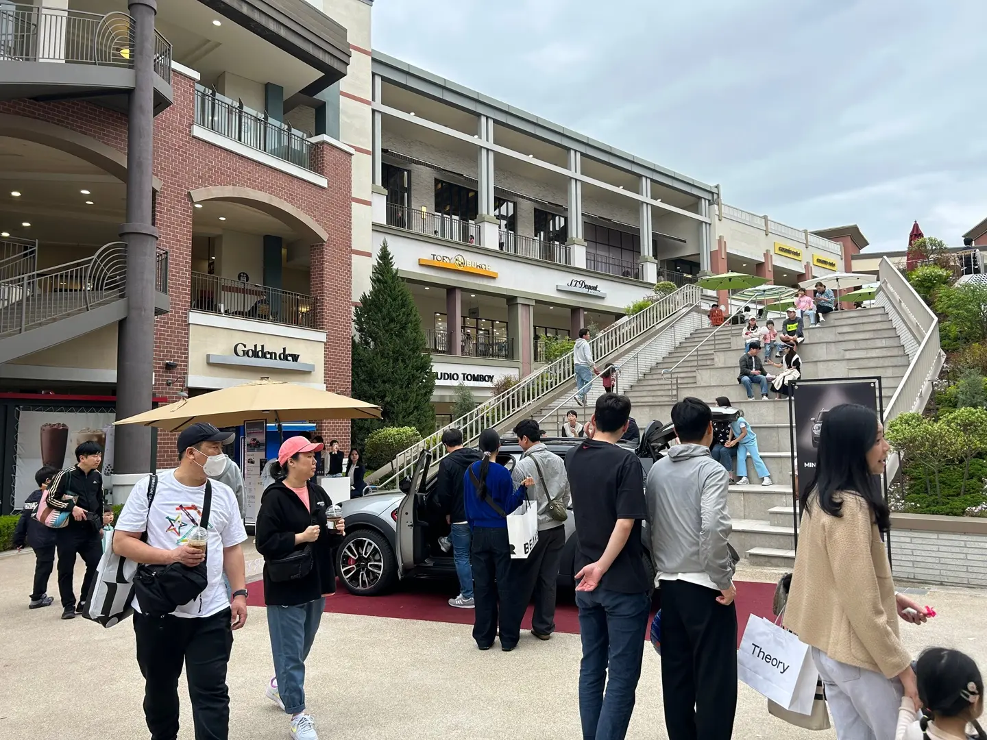 신세계 프리미엄 아울렛 파주점 _ 센트럴스퀘어 3