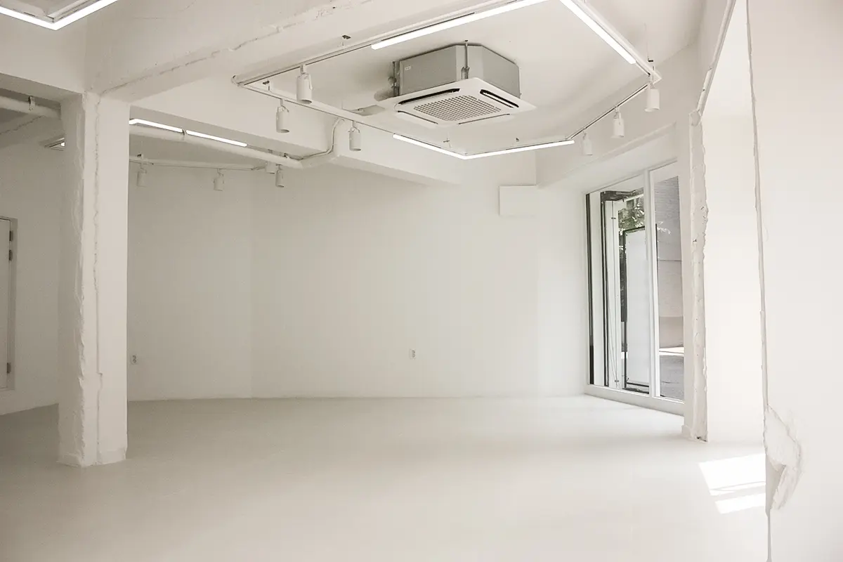 성수 서연무장길 20평대 화이트톤공간 2