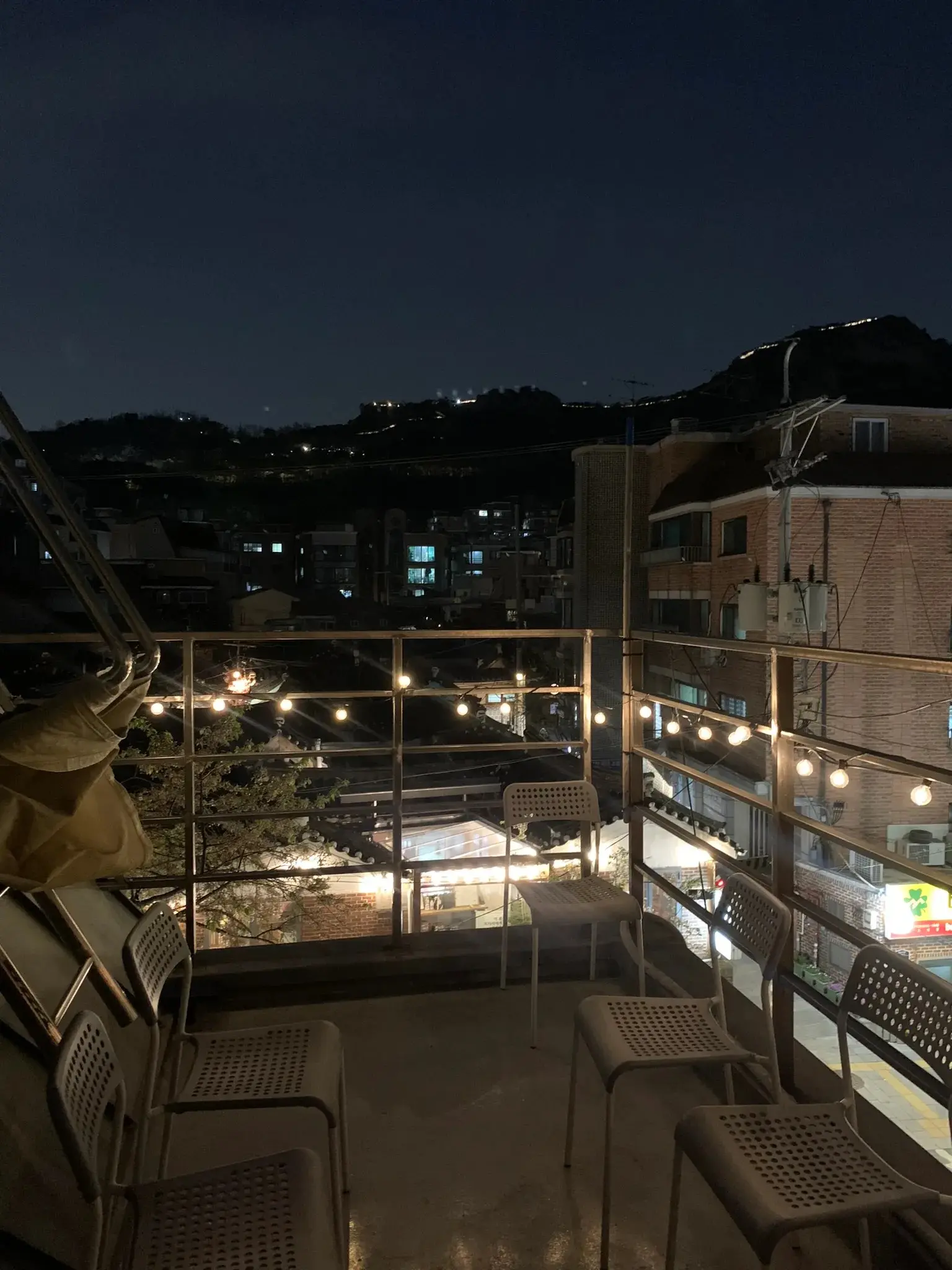경복궁역 서촌 6평대 채광좋은 아늑한 공간 2