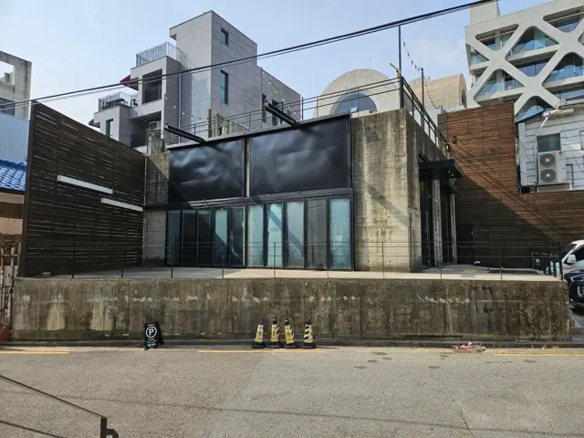 홍대 상상마당 인근 1~2층 연층구조로 루프탑, 테라스 활용가능 공간 3