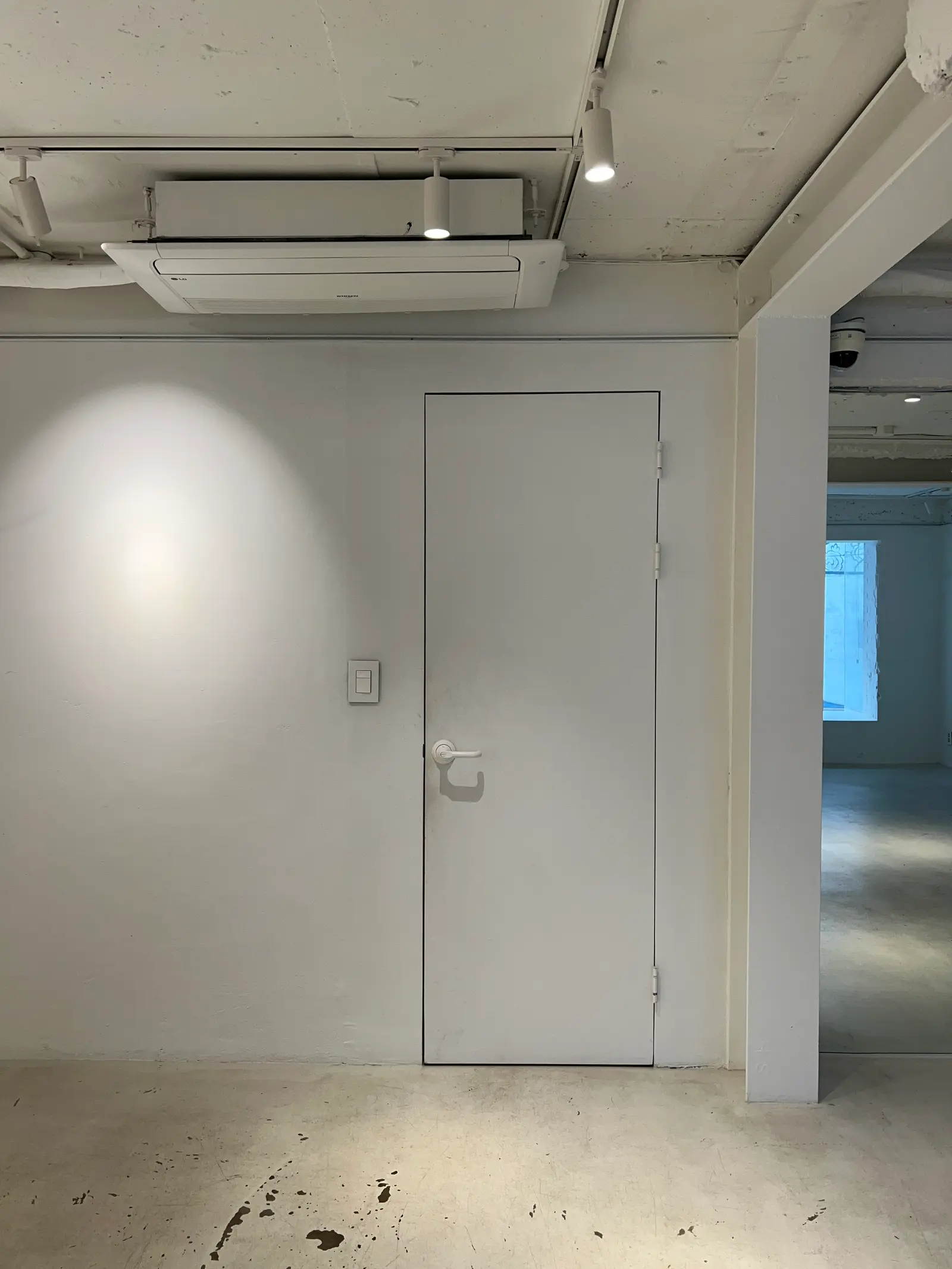 도심 속 트렌드를 담은 한남동 감각적인 전시 공간 4