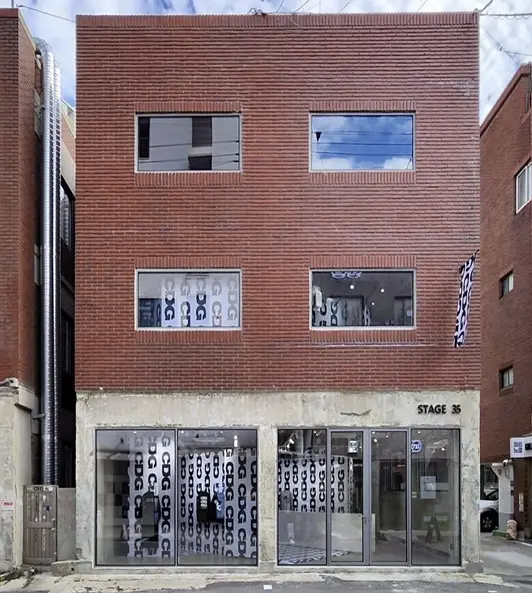 성수동 연무장길 중심에 위치한 복합 문화 공간