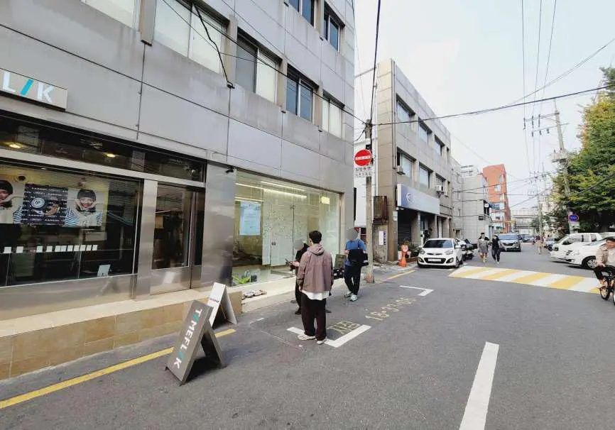 성수동 유동인구 많은 연무장길 메인거리 팝업 공간 5