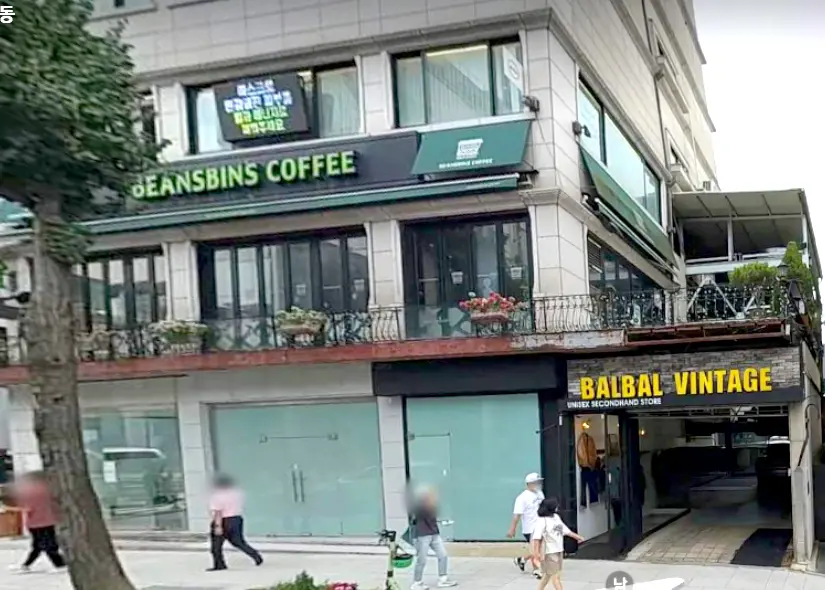 강남 신사동에 위치한 10평 공간 컨디션 최상 4