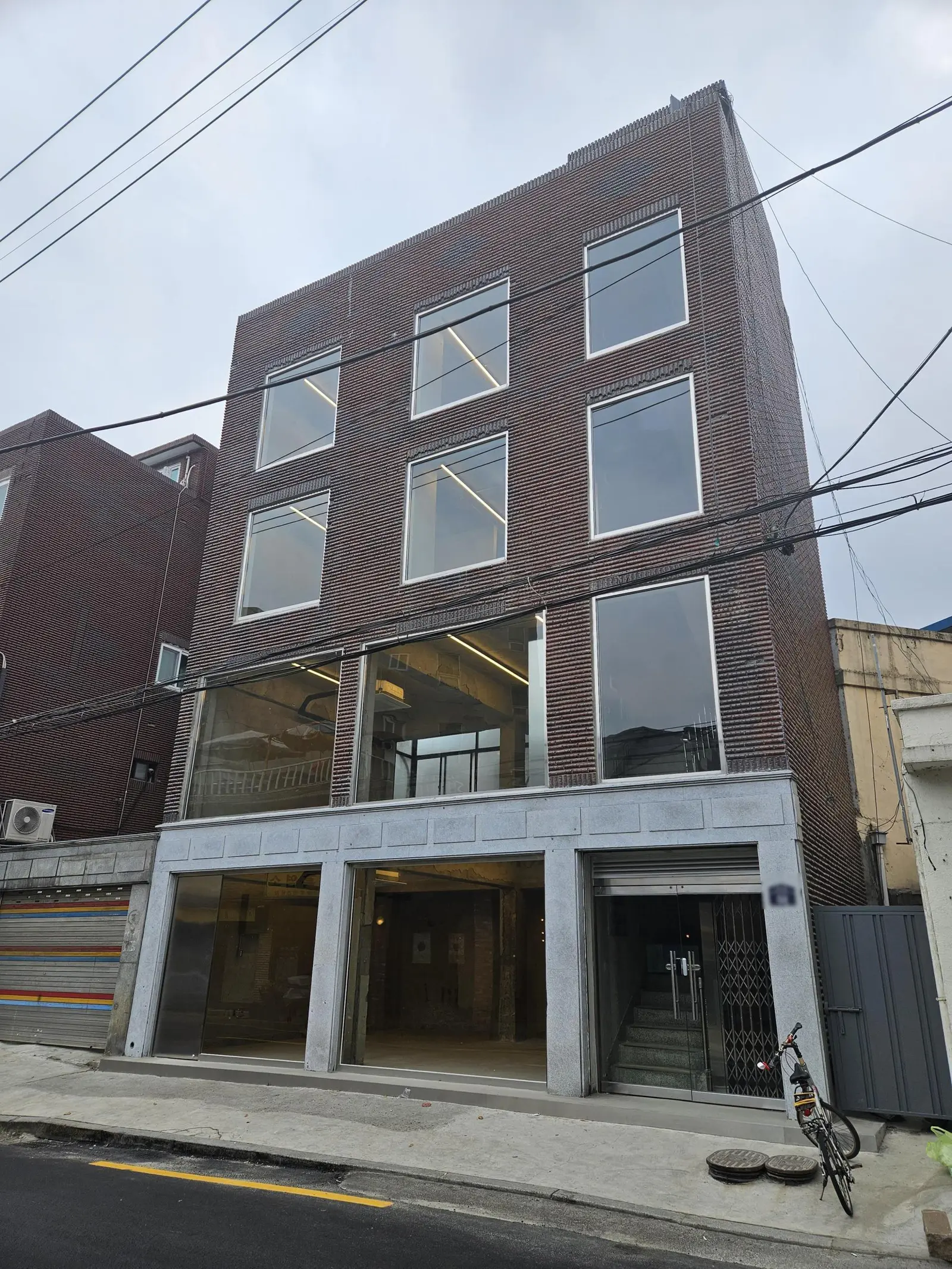 성수동 컨디션 좋은 4층 통대관 가능 공간 (외벽광고가능) 2