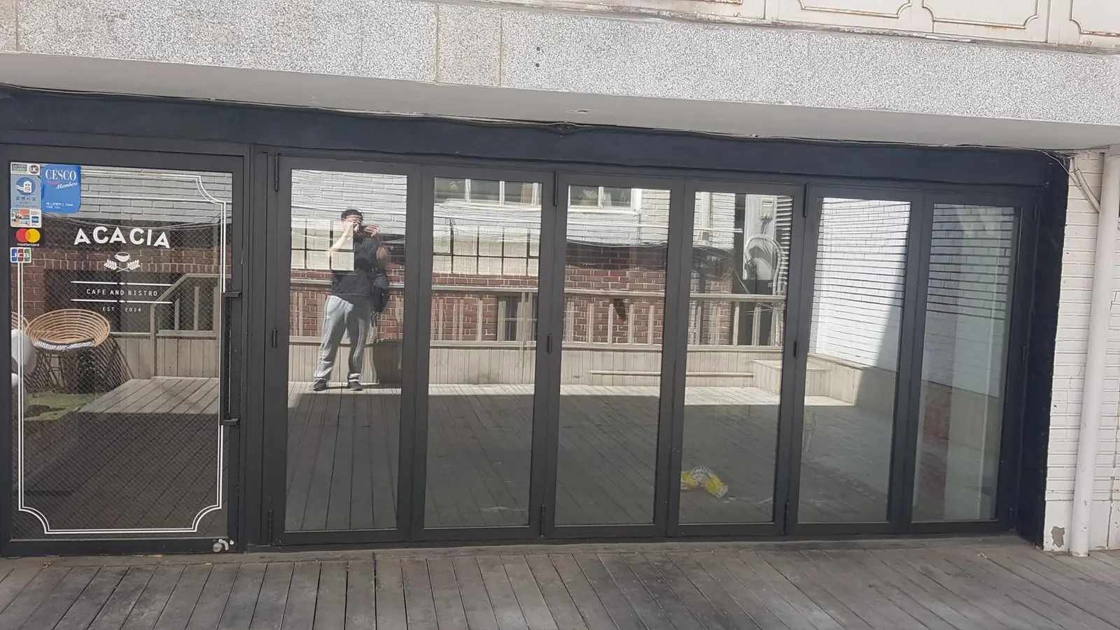 가로수길 눈에 잘 띄는 테라스가 이쁜 30평 공간 추천 3