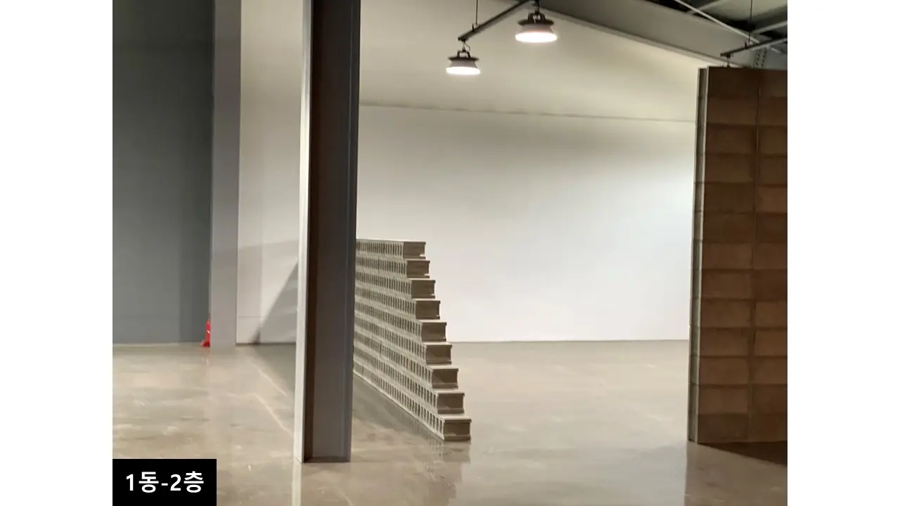 접근성 좋은 남양주 대형공간 300평 2층 건물 (총 2동) 5