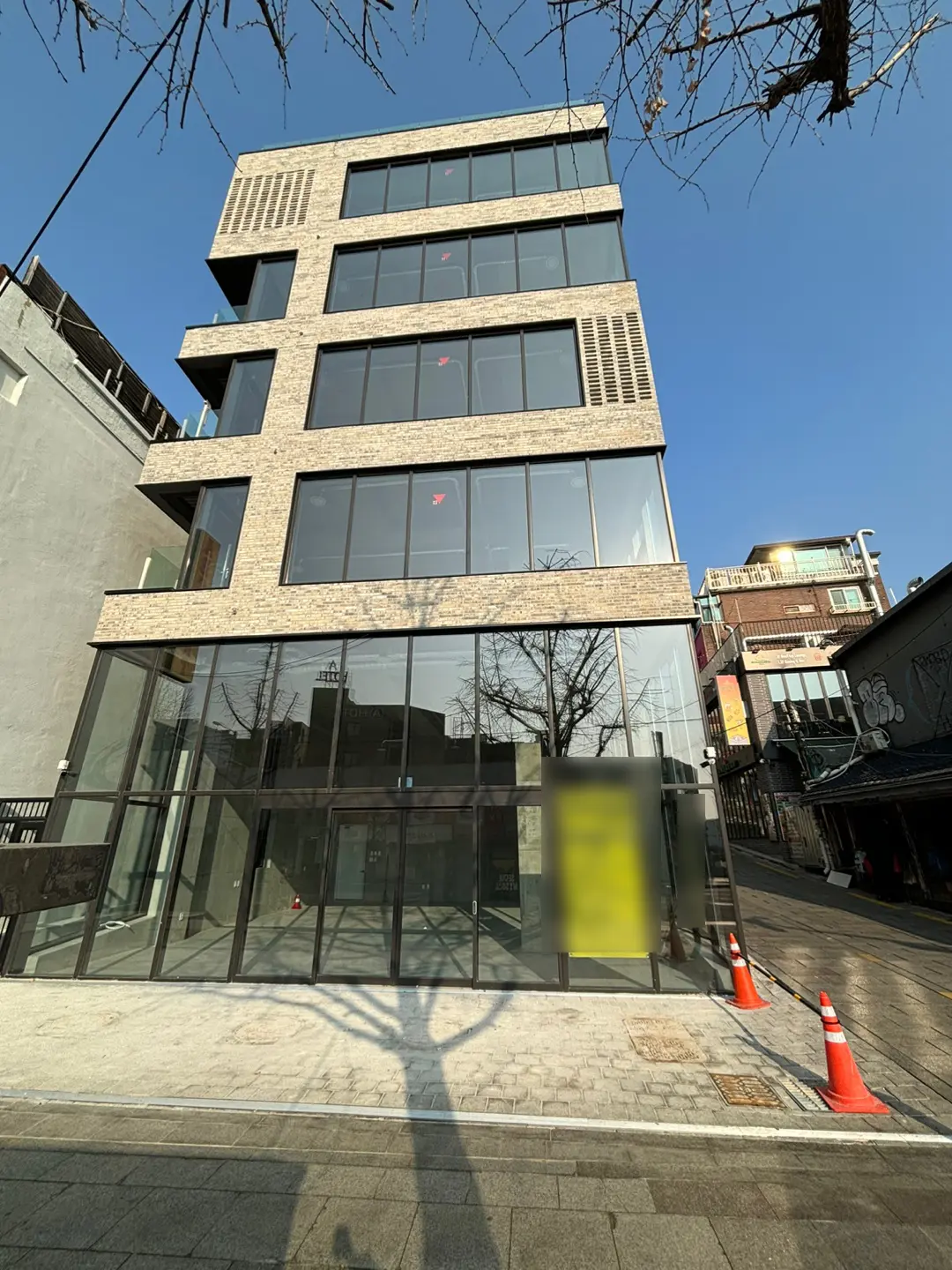 이태원역 메인도로변 1층 / 2층 건물 팝업하기 좋은 공간 4
