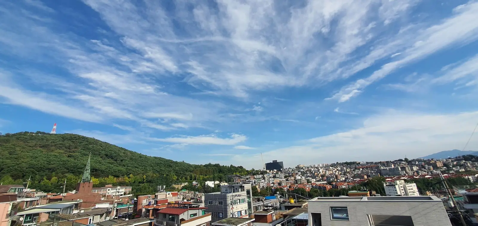해방촌 이면도로 2층30평, 3층15평, 루프탑 5