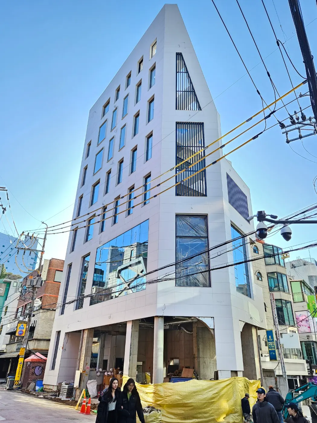 가로수길 이면 나로수길 코너 B2~7F 건물 전체 공간