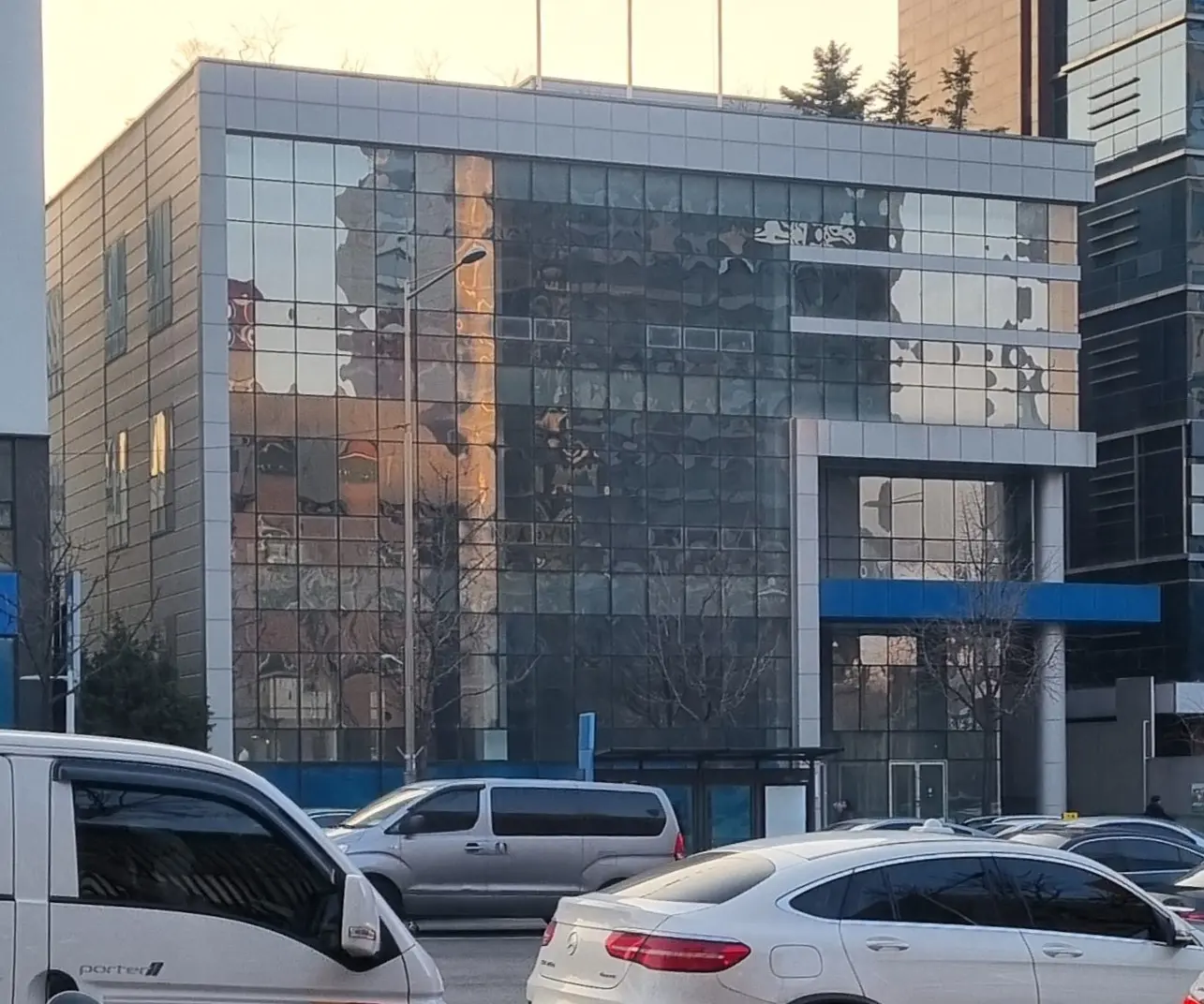 청담동 대로변 다양하게 활용 가능한 250평