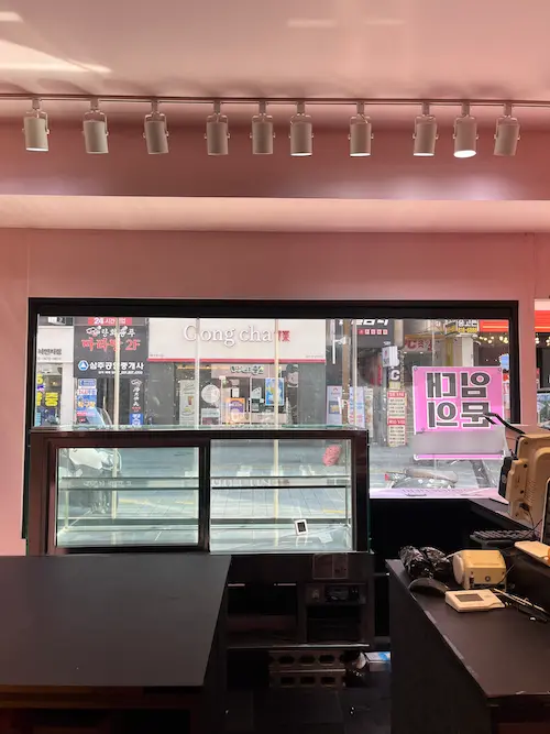 부산 서면 젊음의거리 20평 공간