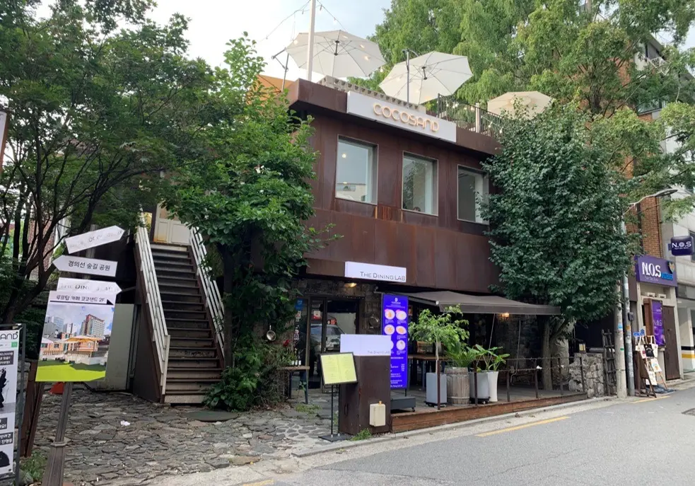 홍대 3번출구 연남동중심 50평대 공간