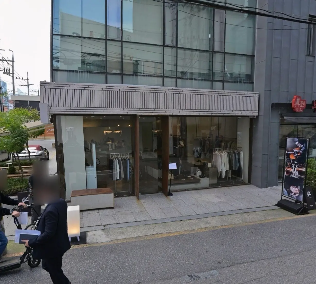 성수 연무장길 역세권 40평대 편안한 분위기의 공간