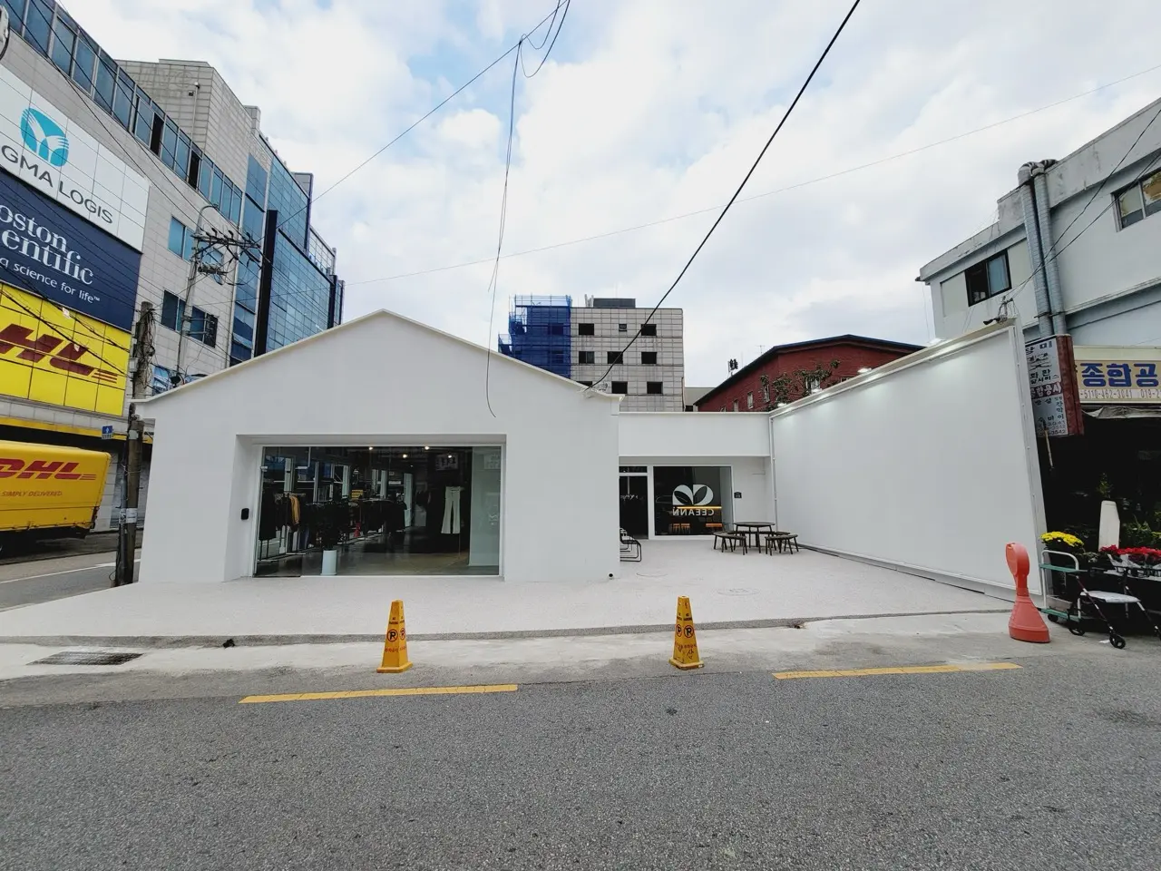 성수동 연무장길 마당 넓은 팝업하기 좋은 공간